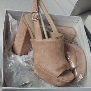 Guess lt pink suede solid platform grip bottoms